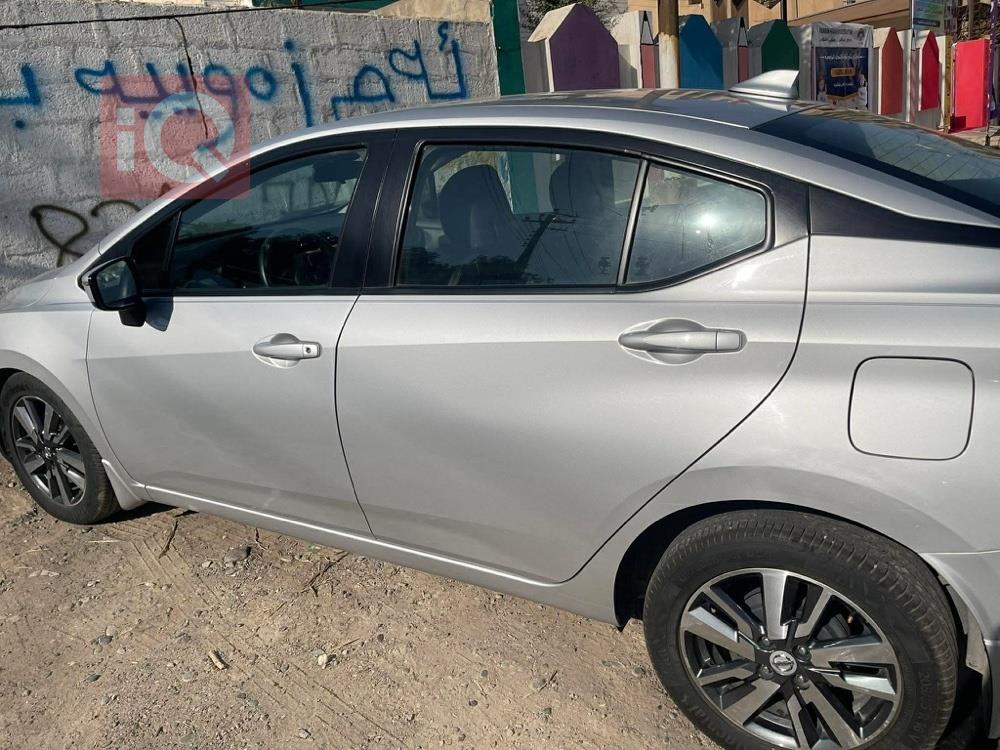 نيسان فيرسا